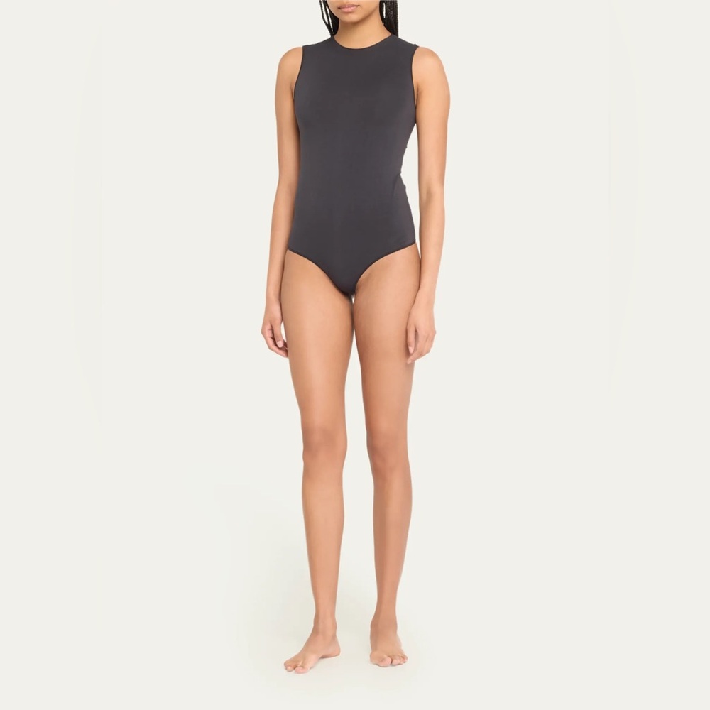 SKIMS Essential Sleeveless Crewneck Thong Bodysuit Size XS Onyx Shapewear Basic